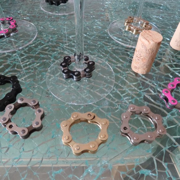 Magnetic Wine Glass Charms Colored Bike Chain Markers Christmas Gift Set Bikers - Picture 3 of 16